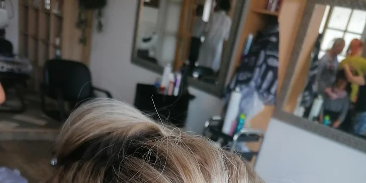 Dámsky alebo detský strih, spoločenský účes či proteínová kúra