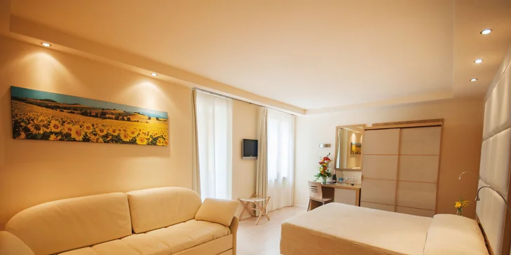 Dovolenka pri Lago di Garda v elegantnom 4 * hoteli: raňajky, slnečná terasa, výhľad na hory aj na jazero