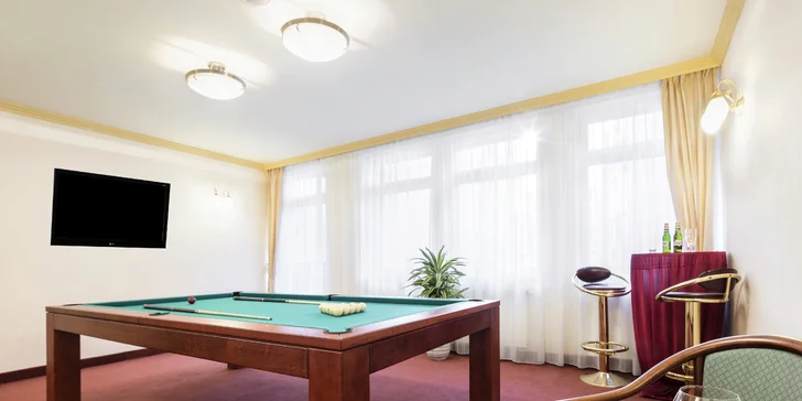 Pobyt v srdci Karlových Varov s polpenziou, neobmedzeným wellness a procedúrami