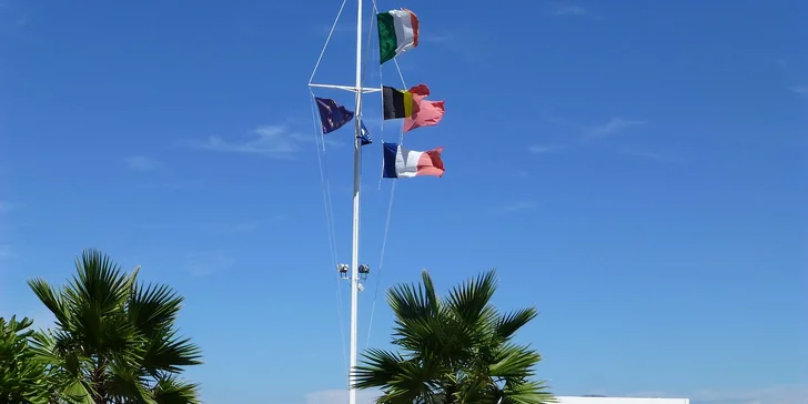Pobyt v blízkosti Rimini: polpenzia, hotel hneď pri pláži, strešný bazén s vírivkou a lehátkami