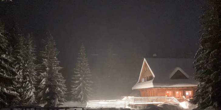 Nový rezort pri jazere na úpätí Tatier: relax pre páry s možnosťou stravovania a privátneho wellness