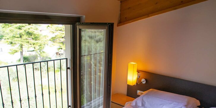 Hotel s bazénom, wellness a polpenziou pri Lago di Garda, len 150 metrov od vyhlásenej pláže La Romantica