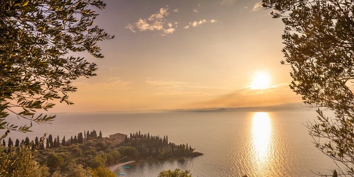 Hotel s bazénom, wellness a polpenziou pri Lago di Garda, len 150 metrov od vyhlásenej pláže La Romantica