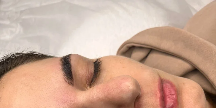 Lash lifting mihalníc a laminácia obočia v Lara Beauty