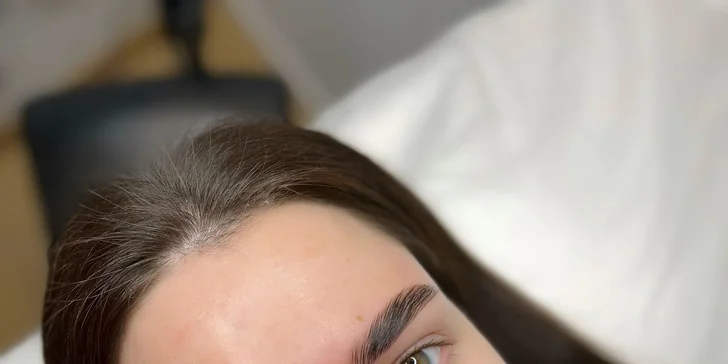 Lash lifting mihalníc a laminácia obočia v Lara Beauty