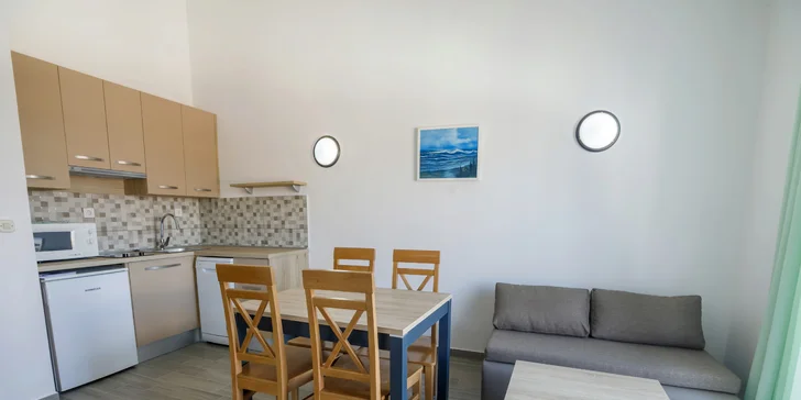 Dovolenka na ostrove Šolta - apartmány až pre 4 osoby len 150 m od mora