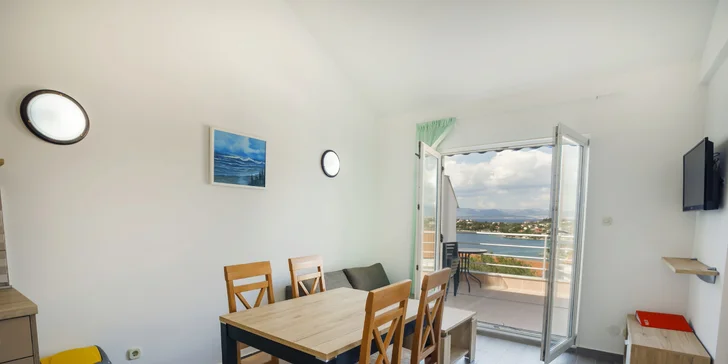 Dovolenka na ostrove Šolta - apartmány až pre 4 osoby len 150 m od mora