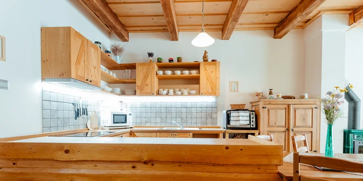 Pobyt v krásnom prostredí Veľkej Fatry len 3 km od Vlkolínca: apartmány a drevenice s kuchyňou, terasou a príjemným wellness