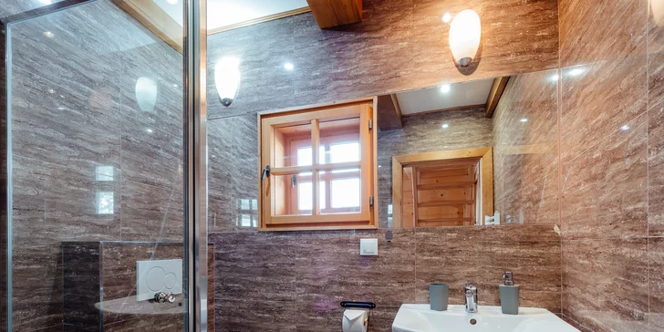 Pobyt v krásnom prostredí Veľkej Fatry len 3 km od Vlkolínca: apartmány a drevenice s kuchyňou, terasou a príjemným wellness