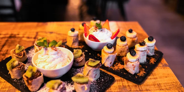 Pochúťka od Pána Wafličku: Sladké palacinkové sushi s rôznymi náplňami