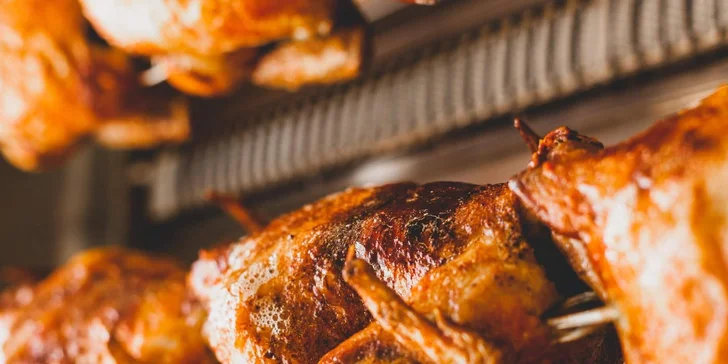 PiPi Grill: Chrumkavé kurča s prílohou a nápojom alebo šalát s BIO limonádou