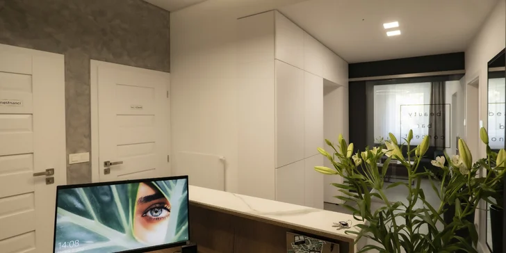 Regeneračné vlasové terapie pre kučeravé, blond alebo poškodené vlasy v beauty bar concept