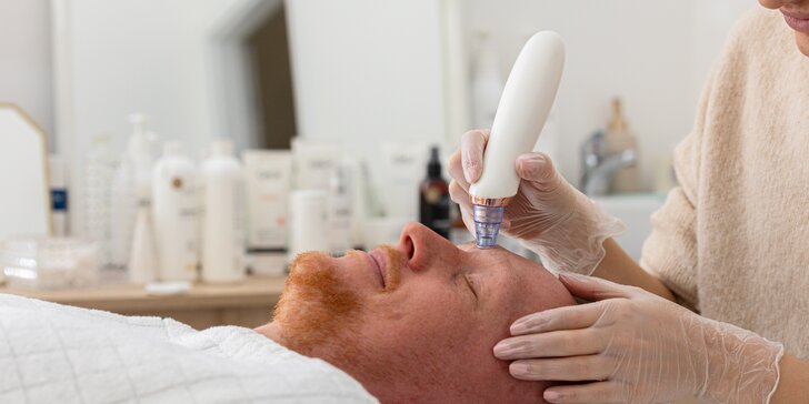 Pánske hydratačné alebo Antiaging ošetrenie s hĺbkovým čistením a masážou tváre a hlavy