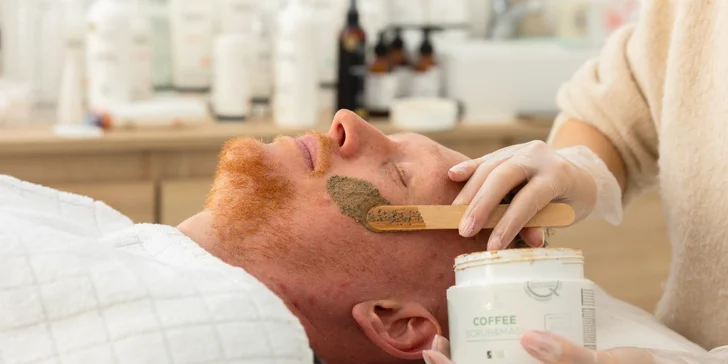 Pánske hydratačné alebo antiaging ošetrenie s hĺbkovým čistením a masážou tváre a hlavy