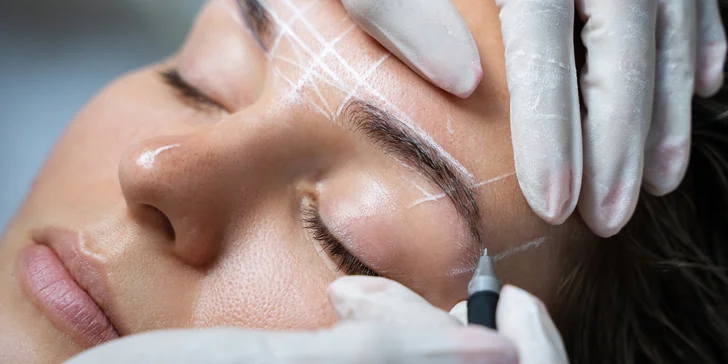 Permanentný make-up pier, púdrové obočie alebo korekcia obočia