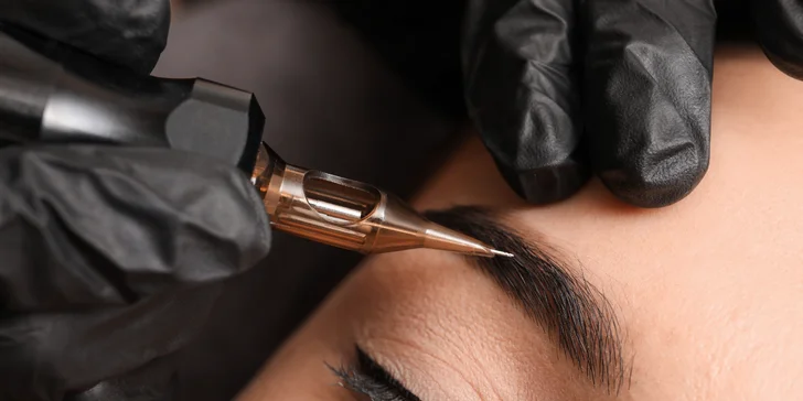 Permanentný make-up pier, púdrové obočie alebo korekcia obočia
