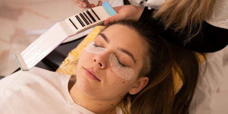 Kozmetická masáž tváre alebo očného okolia, 1D mihalnice či úprava obočia v salóne Beauty by Vladik