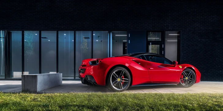 Adrenalínová jazda na Ferrari či Lamborghini!