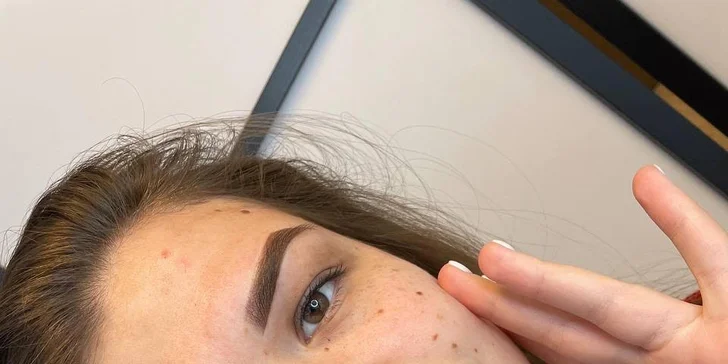 Permanentný make-up pier, púdrové obočie alebo korekcia obočia