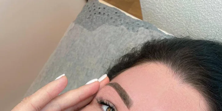Permanentný make-up pier, púdrové obočie alebo korekcia obočia
