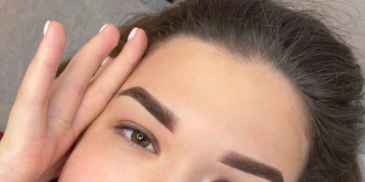 Permanentný make-up pier, púdrové obočie alebo korekcia obočia