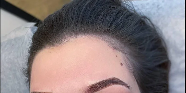 Permanentný make-up pier, púdrové obočie alebo korekcia obočia