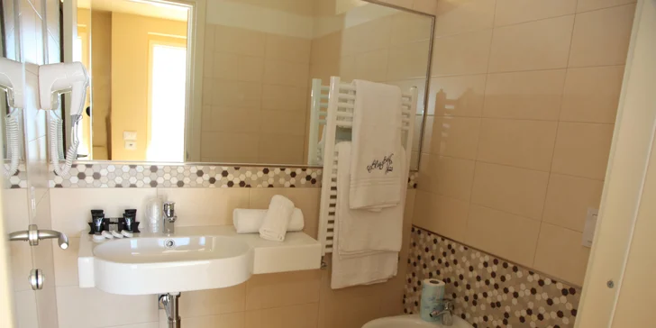 Dovolenka v talianskej Kalábrii: 4* hotel s polpenziou a bazénom, letný program, pláž 300 metrov