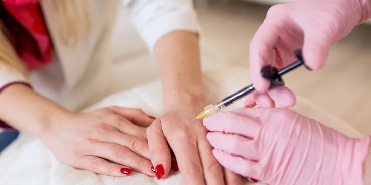 Intenzívna regenerácia: Mezoterapia tváre, krku, dekoltu a rúk