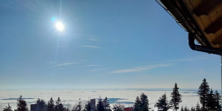 Pobyt priamo na vrchole Lysej hory: horská chata s polpenziou