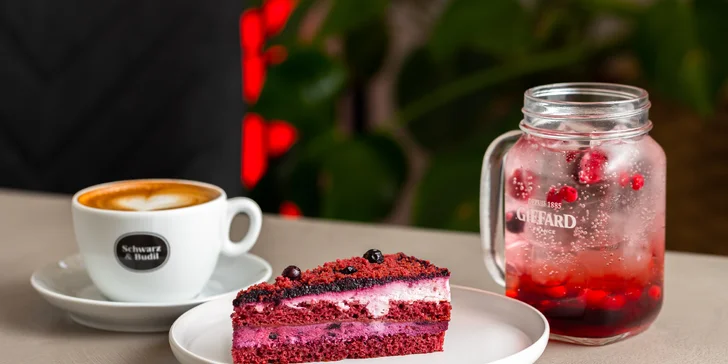 Chutné chvíle v Iconic Lifestyle place: Káva, koláč a limonáda podľa výberu
