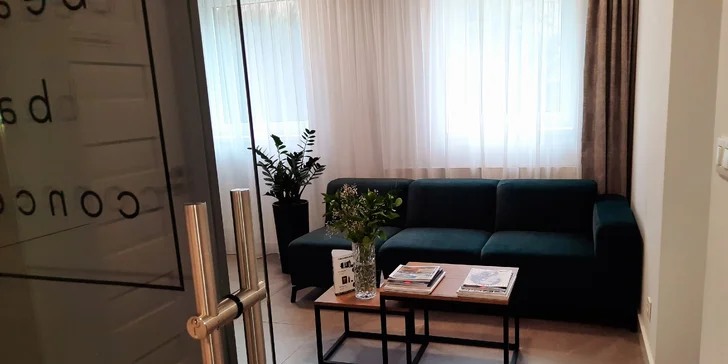 Regeneračné vlasové terapie pre kučeravé, blond alebo poškodené vlasy v beauty bar concept