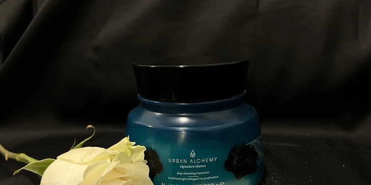 Regeneračné vlasové terapie pre kučeravé, blond alebo poškodené vlasy v beauty bar concept