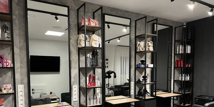 Regeneračné vlasové terapie pre kučeravé, blond alebo poškodené vlasy v beauty bar concept