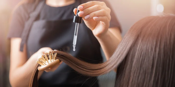 Regeneračné vlasové terapie pre kučeravé, blond alebo poškodené vlasy v beauty bar concept