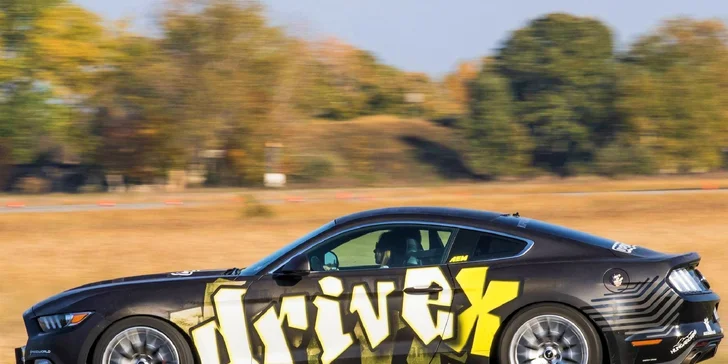 Adrenalínová jazda na DRX RING v Piešťanoch: Vyber si luxusné auto a dupni na plyn