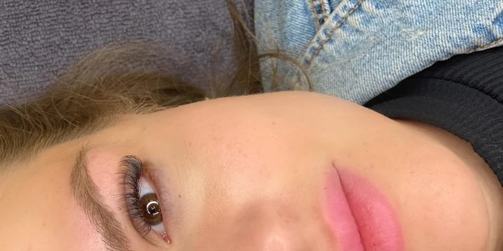 Microblading alebo púdrové obočie v London Beauty