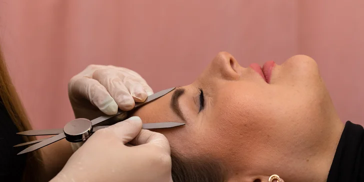 Microblading alebo púdrové obočie v London Beauty