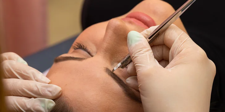 Microblading alebo púdrové obočie v London Beauty