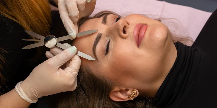 Microblading alebo púdrové obočie v London Beauty