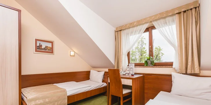 Pobyt s raňajkami v Krakove: hotel s vlastnou reštauráciou, záhradou, knižnicou aj kaplnkou