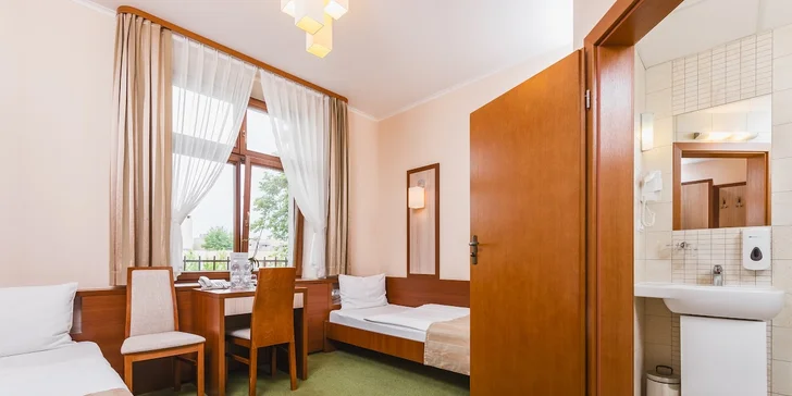 Pobyt s raňajkami v Krakove: hotel s vlastnou reštauráciou, záhradou, knižnicou aj kaplnkou