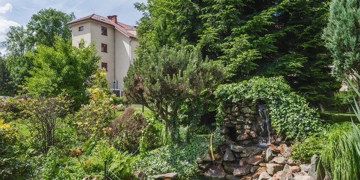 Pobyt s raňajkami v Krakove: hotel s vlastnou reštauráciou, záhradou, knižnicou aj kaplnkou