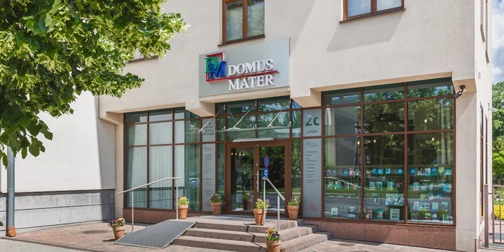 Pobyt s raňajkami v Krakove: hotel s vlastnou reštauráciou, záhradou, knižnicou aj kaplnkou