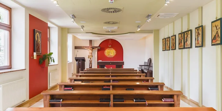 Pobyt s raňajkami v Krakove: hotel s vlastnou reštauráciou, záhradou, knižnicou aj kaplnkou
