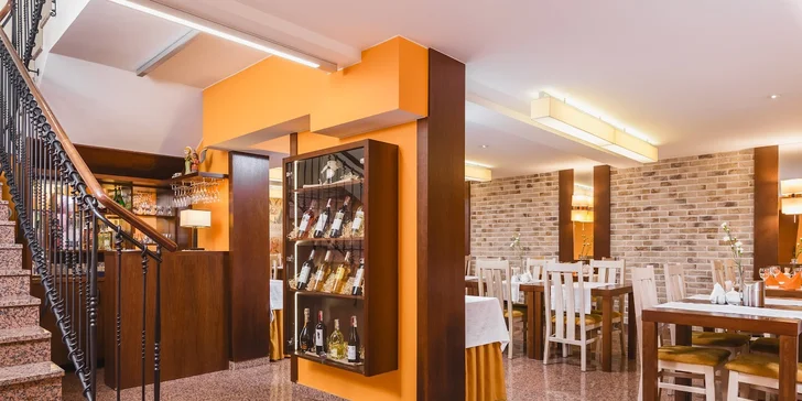 Pobyt s raňajkami v Krakove: hotel s vlastnou reštauráciou, záhradou, knižnicou aj kaplnkou