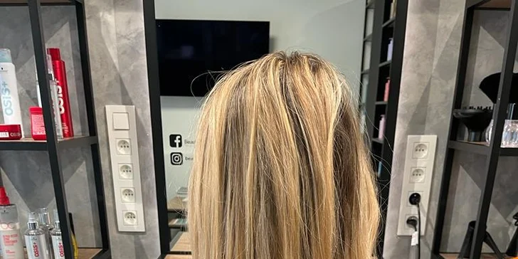 Regeneračné vlasové terapie pre kučeravé, blond alebo poškodené vlasy v beauty bar concept
