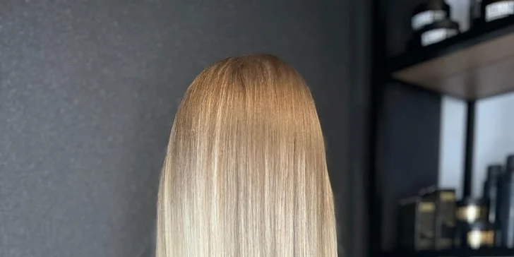 Regeneračné vlasové terapie pre kučeravé, blond alebo poškodené vlasy v beauty bar concept