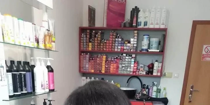 Pánsky, dámsky či detský strih, farbenie alebo kúra na vlasy v salóne Matrix
