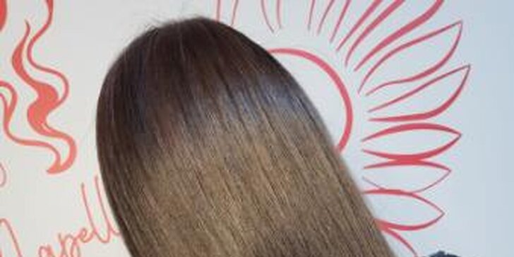 Zdravé a lesklé vlasy s keratínovou alebo botoxovou kúrou a podstrihnutím končekov