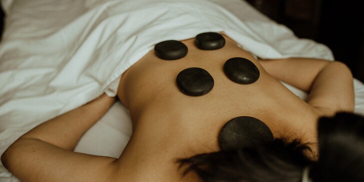 Thajská masáž horúcimi bylinnými vreckami, detská masáž i lávové kamene